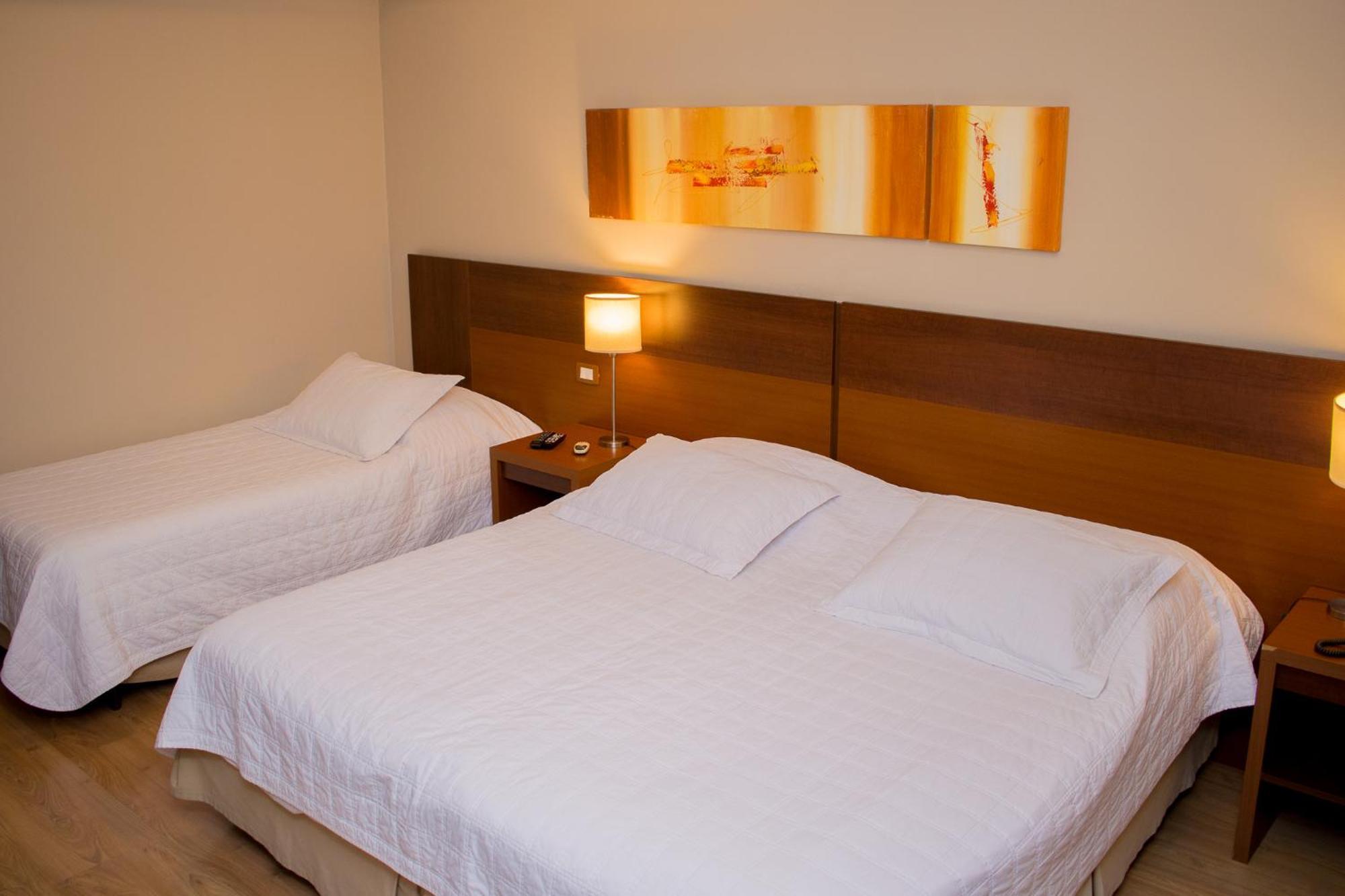 Jacques Georges Tower Hotel เปโลตัส ภายนอก รูปภาพ