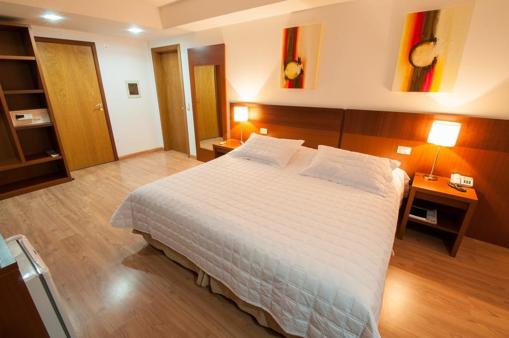 Jacques Georges Tower Hotel เปโลตัส ภายนอก รูปภาพ