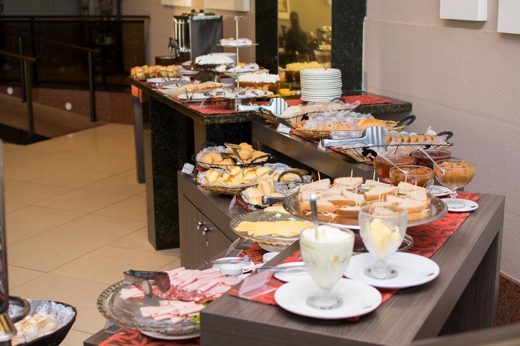 Jacques Georges Tower Hotel เปโลตัส ภายนอก รูปภาพ