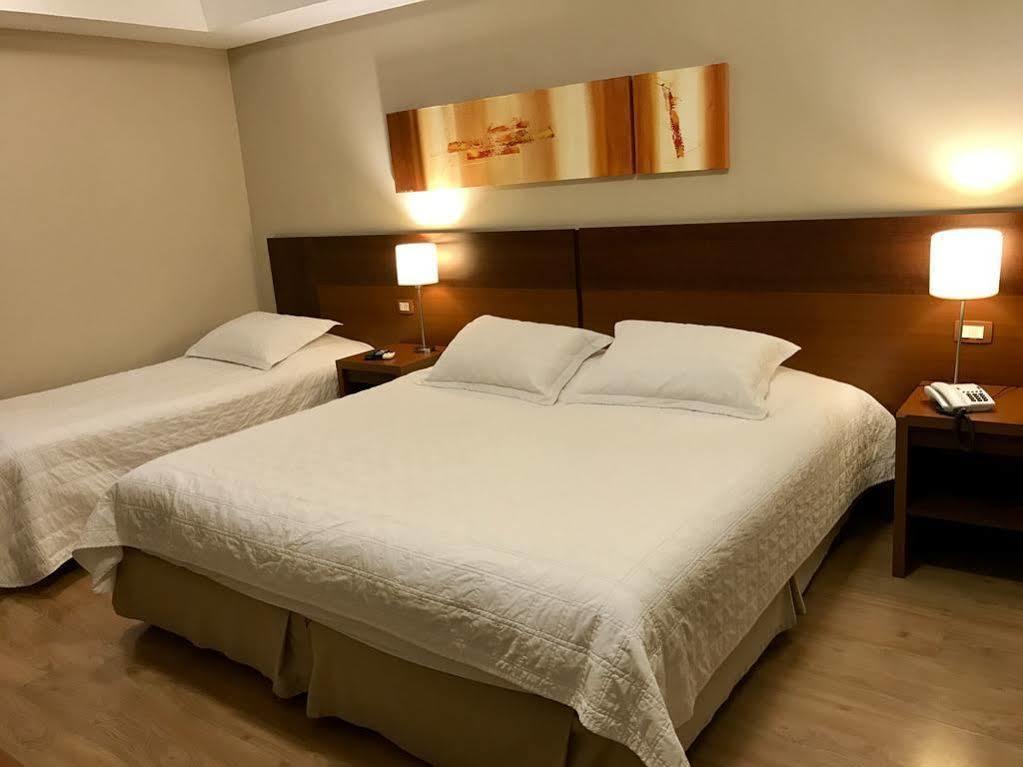 Jacques Georges Tower Hotel เปโลตัส ภายนอก รูปภาพ