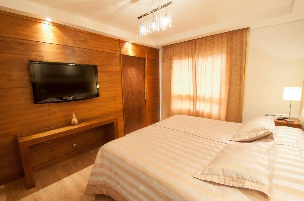 Jacques Georges Tower Hotel เปโลตัส ภายนอก รูปภาพ