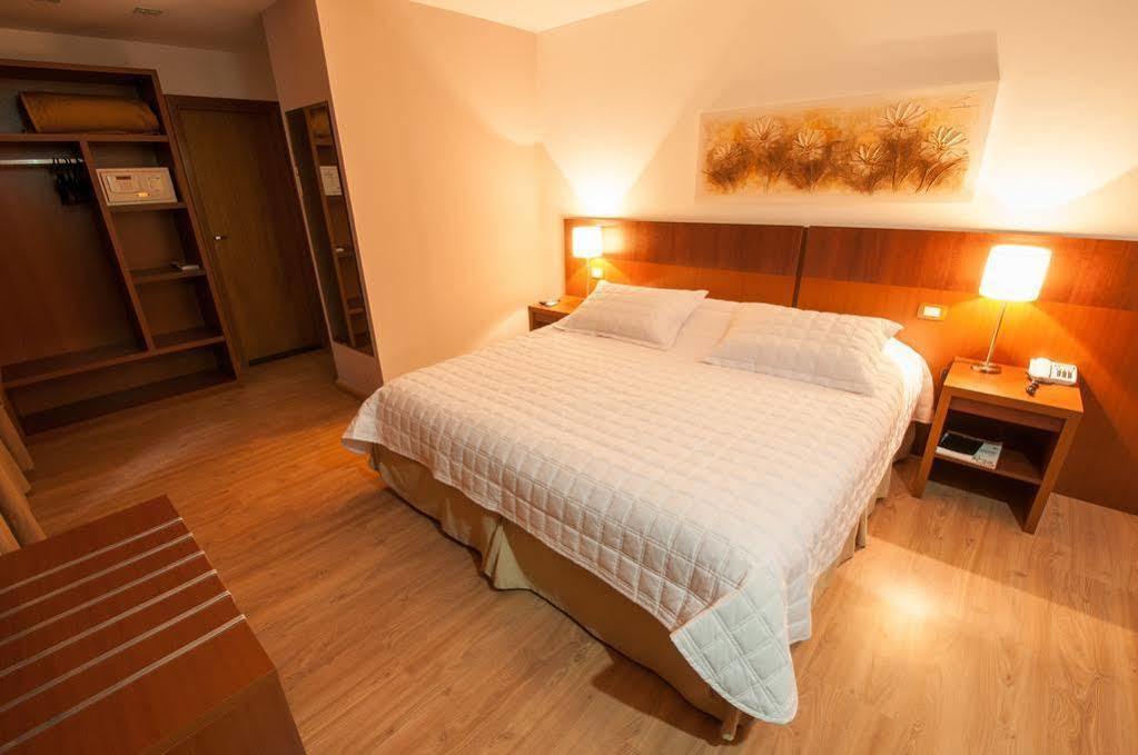 Jacques Georges Tower Hotel เปโลตัส ภายนอก รูปภาพ